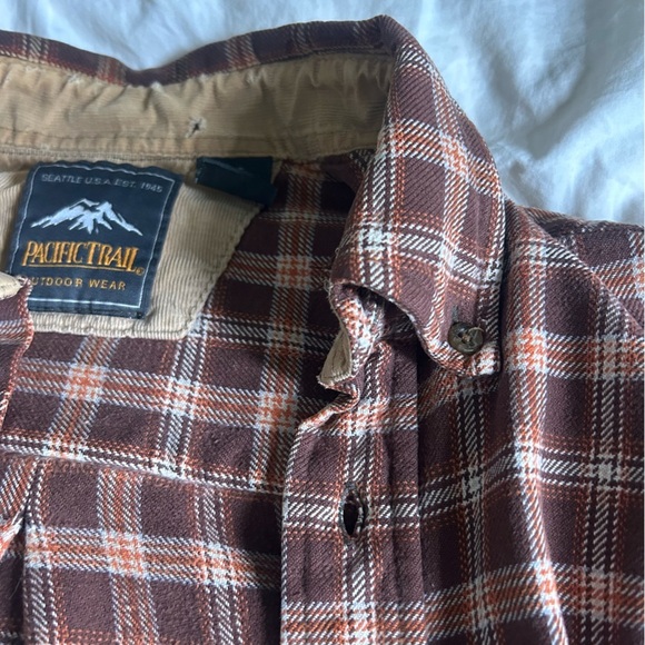 Men’s Large Pacific Trail Brown and Tan Plaid Button Up - Picture 5 of 6